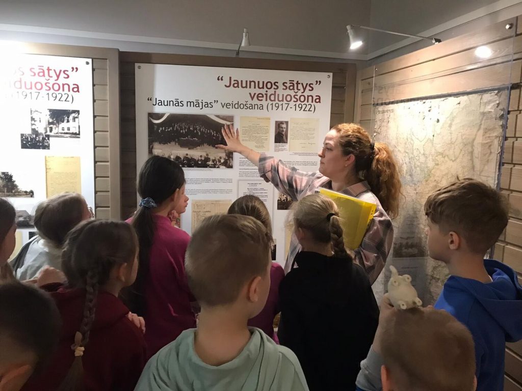  Rēzeknes sākumskolas 3.b klase Latgales kultūrvēstures muzejā