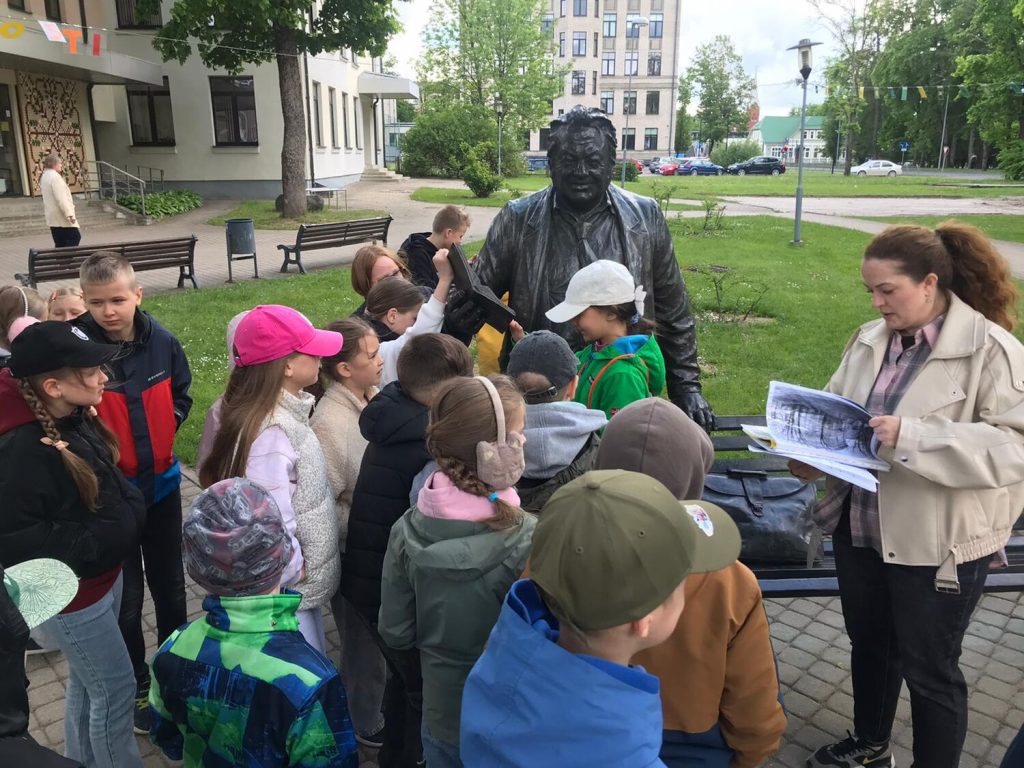 Rēzeknes sākumskolas 3.b klase Latgales kultūrvēstures muzejā