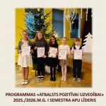 Saldējuma kokteilis ar skolas direktori