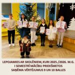 Saldējuma kokteilis ar skolas direktori