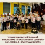 Saldējuma kokteilis ar skolas direktori